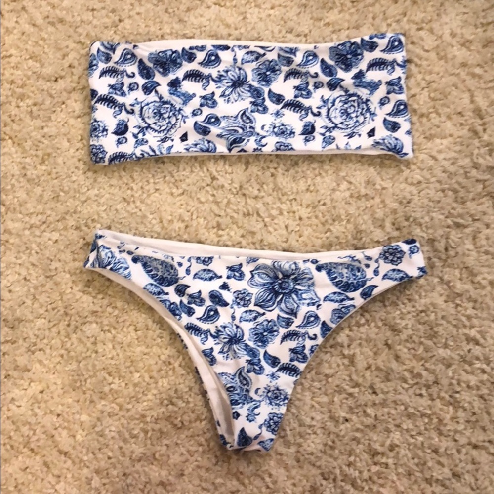 Cute paisley blue swimsuit (top & bottom)